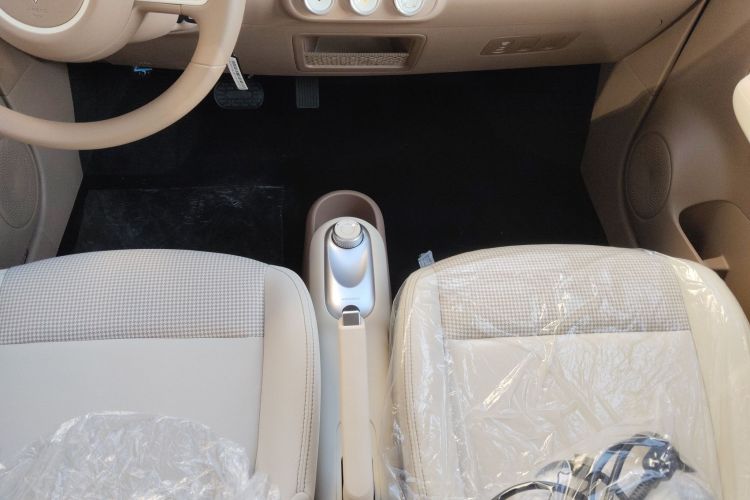 五菱汽车 宏光MINIEV 2025款 四门版 进阶款中控内饰18