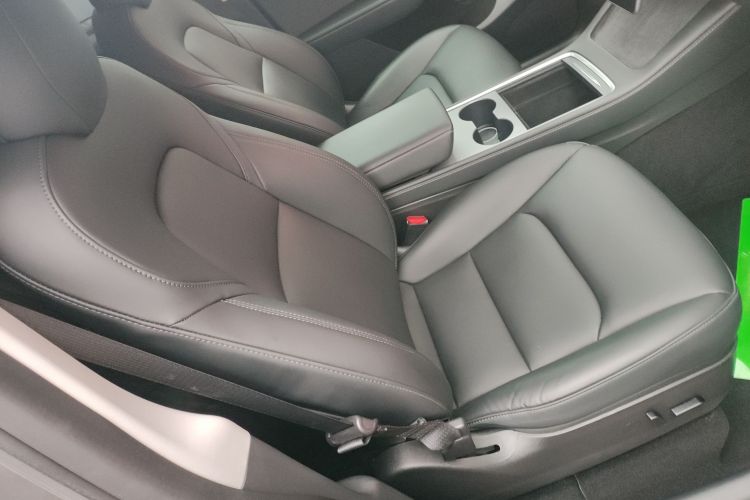 特斯拉 Model Y 2022款 后轮驱动版局部细节41