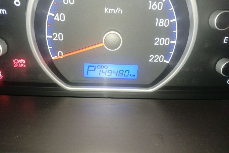 现代 悦动 2011款 1.6L 自动舒适型中控内饰15