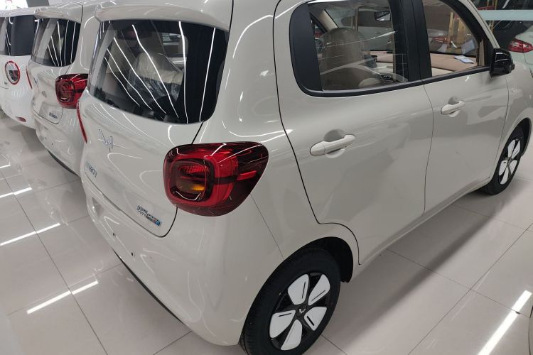 五菱汽车 宏光MINIEV 2025款 四门版 进阶款车身外观7