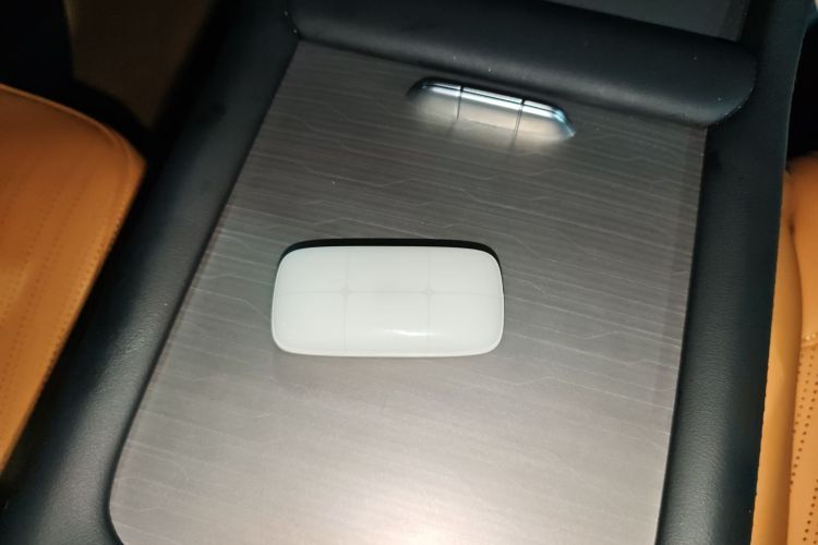 吉利银河 银河L7 2023款 1.5T 115km 星舰中控内饰7001