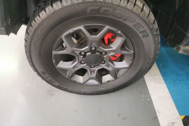 北京BJ40 2024款 2.0D 刀锋英雄荣耀版车身外观6007