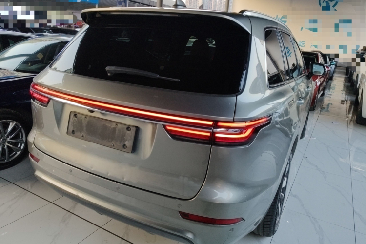 理想汽车 理想ONE 2020款 增程6座版车身外观7