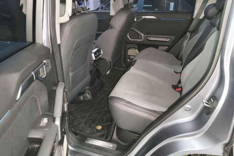 捷途旅行者 2024款 2.0T 四驱穿越PRO娱乐版中控内饰7004