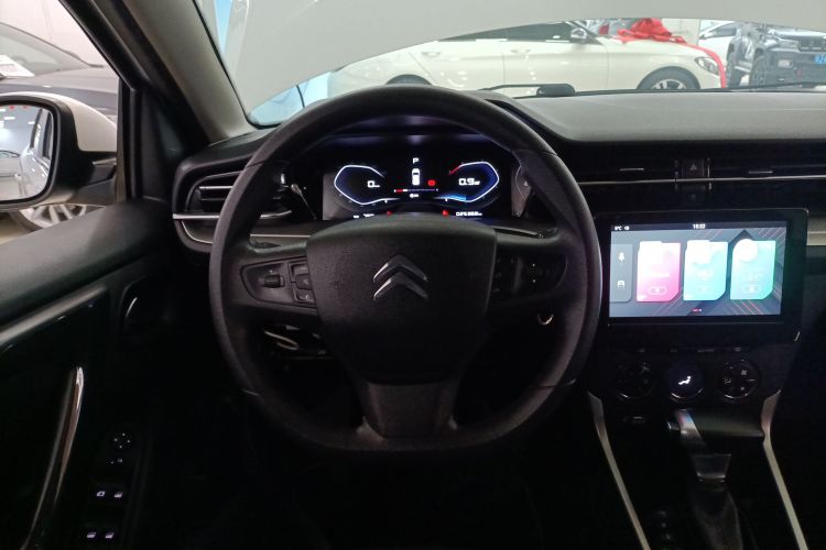 雪铁龙C3-XR 2021款 190THP DCT致尚版中控内饰13