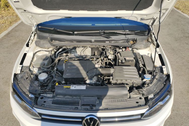 大众 Polo 2022款 Plus 1.5L 自动纵情乐活版机舱底盘24