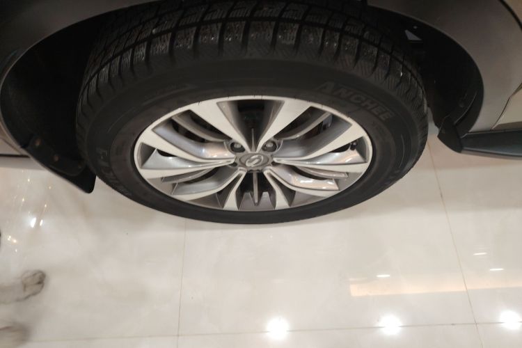 广汽传祺 传祺GS8 2017款 320T 两驱豪华智联版（七座）车身外观6008