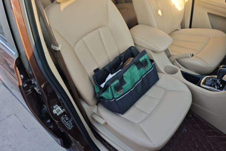 宝骏730 2016款 1.8L iAMT豪华型 7座局部细节41