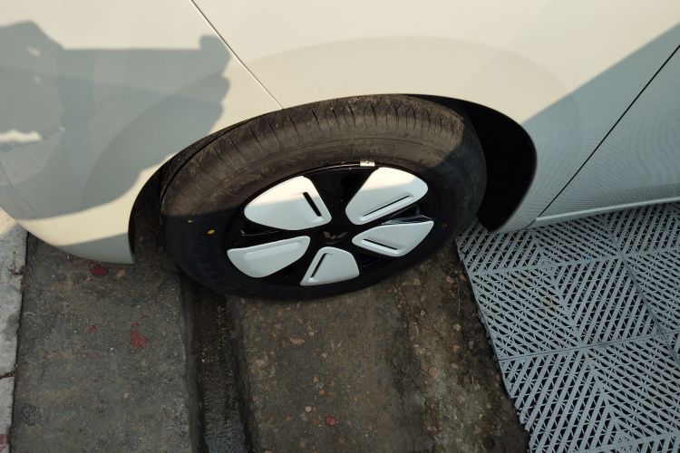 五菱汽车 宏光MINIEV 2025款 四门版 进阶款车身外观6007