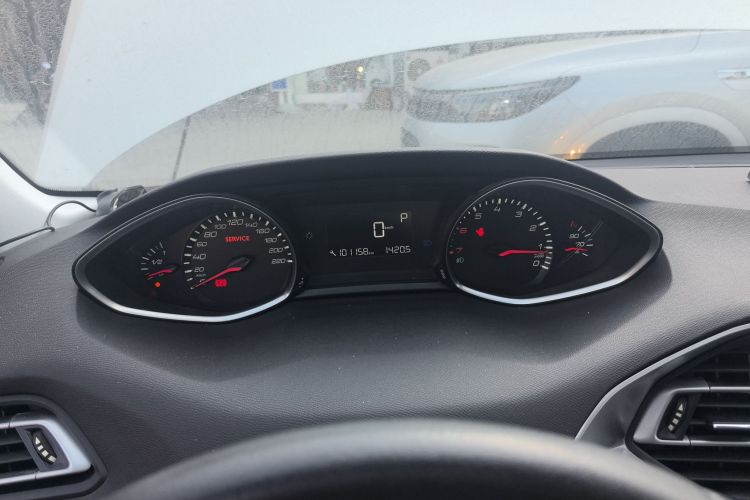 标致308S 2015款 1.2T 自动劲驰版局部细节14