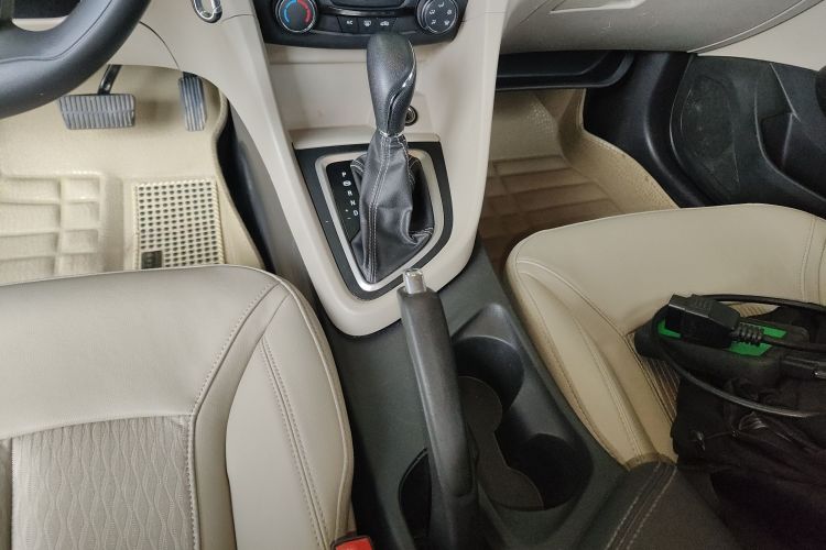 别克 英朗 2016款 15N 自动精英型局部细节18