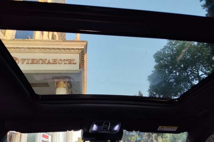 广汽传祺 传祺GS8 2022款 双擎系列 2.0TM 两驱尊贵版 （七座）局部细节22