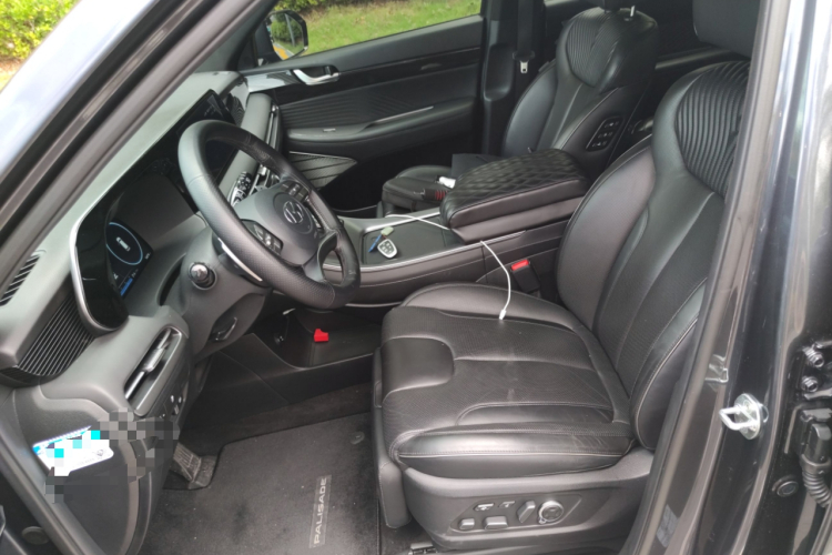 现代 帕里斯帝 2023款 3.5L 自动四驱Calligraphy局部细节19