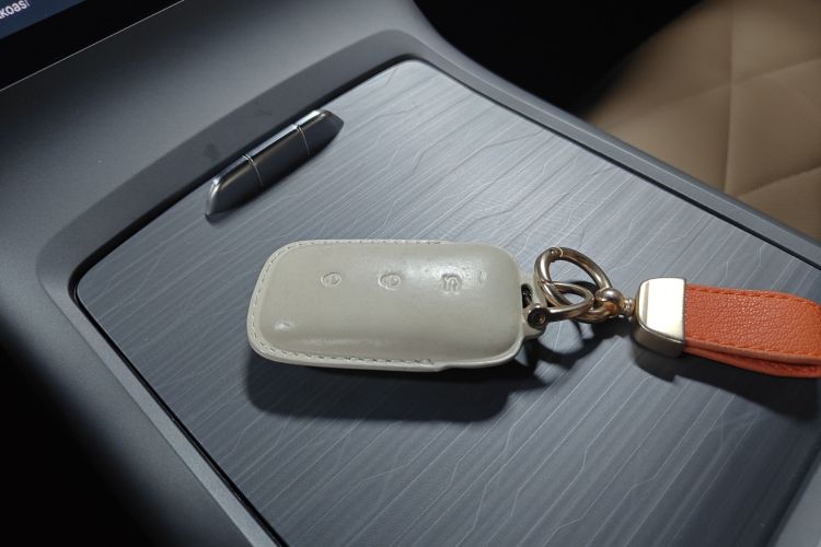 吉利银河 银河L6 2023款 60km PLUS中控内饰7001