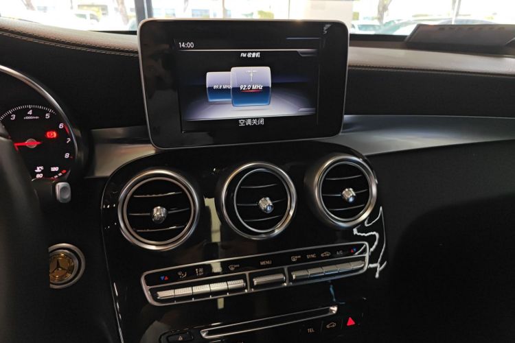 奔驰GLC 2019款 GLC 260 L 4MATIC 动感型中控内饰16