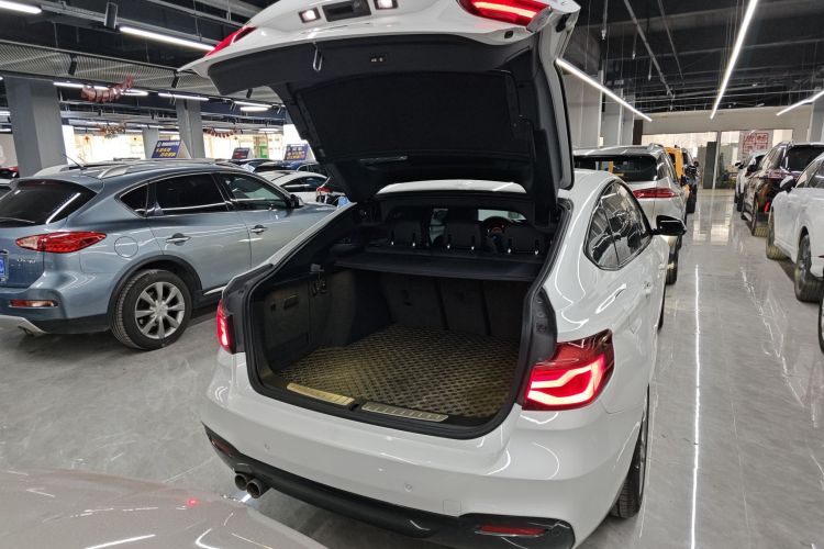 宝马3系GT 2020款 320i M运动套装局部细节23