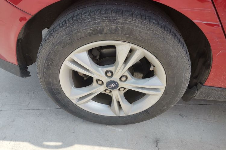 福特 福克斯 2017款 两厢 1.6L 自动舒适型智行版车身外观6008