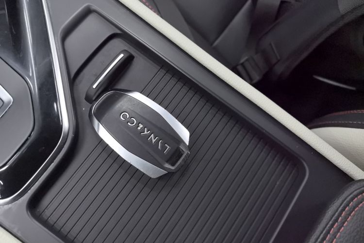 领克02 2019款 1.5T DCT两驱耀Pro版 国VI中控内饰7001