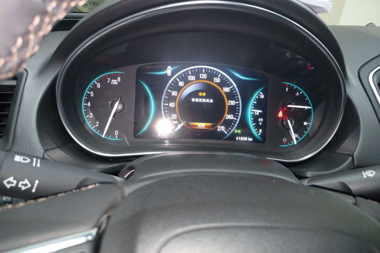 别克 君威 2015款 1.6T 精英技术型中控内饰14