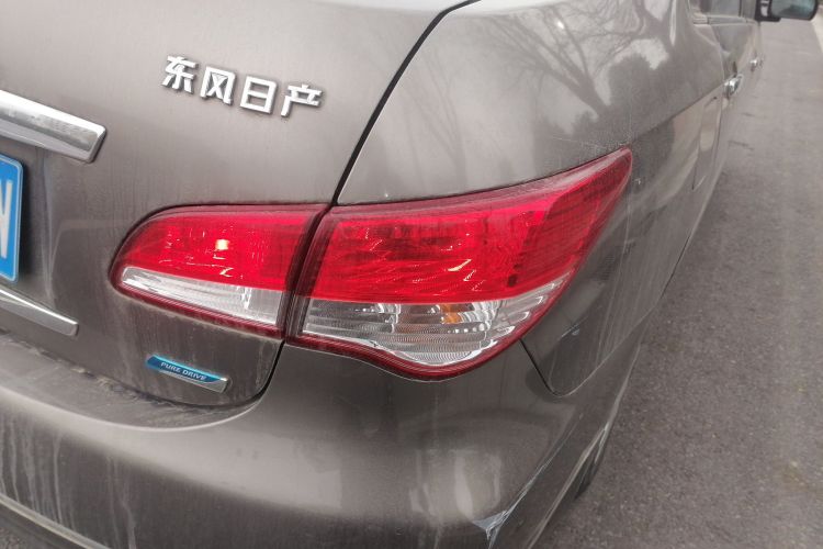 日产 轩逸 2012款 经典 1.6XE 手动舒适版车身外观9