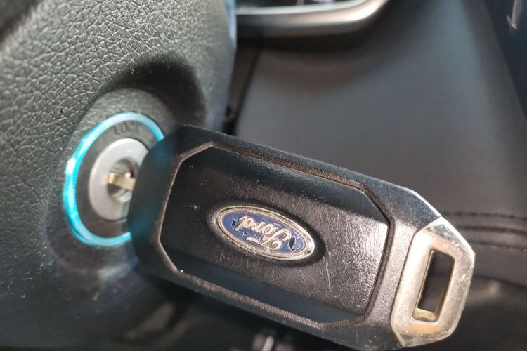 福特 领界 2019款 EcoBoost 145 CVT精领型 国VI中控内饰7001