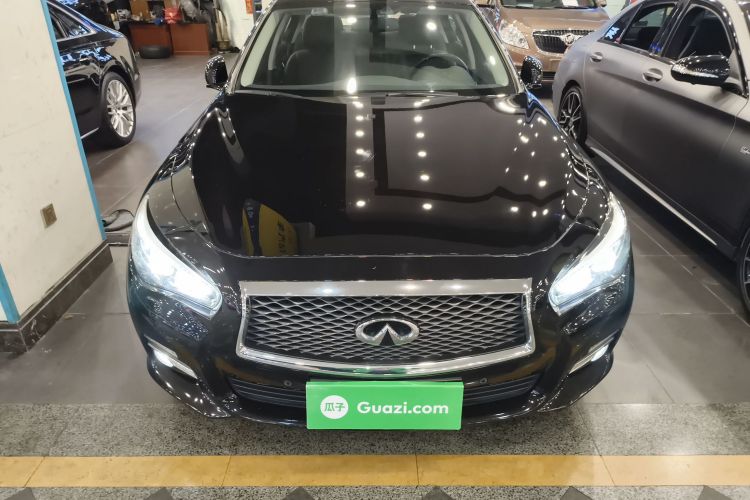 英菲尼迪Q50 2014款 3.7L 舒适版车身外观2