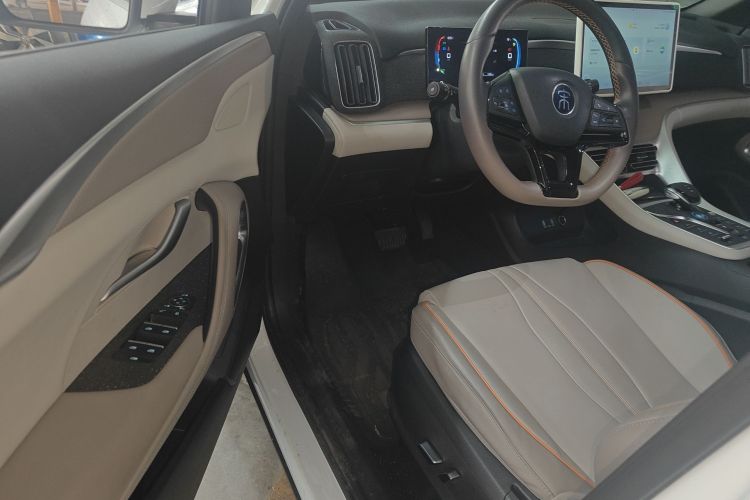 比亚迪 宋Pro新能源 2023款 冠军版 DM-i 110KM卓越型中控内饰7003