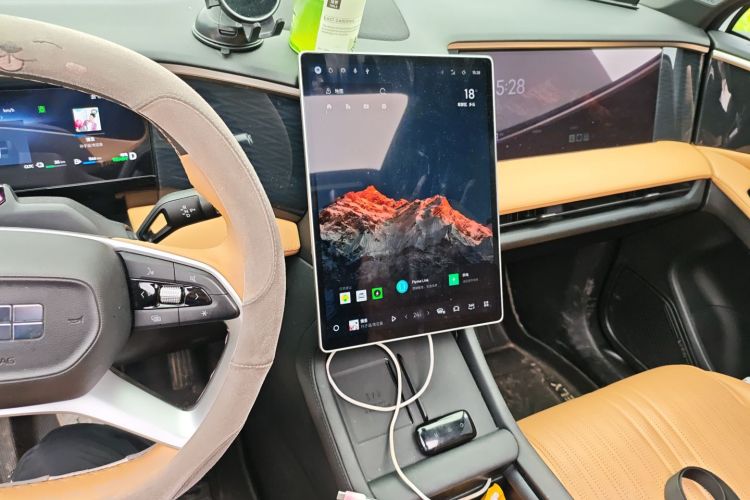 吉利银河 银河L7 2023款 1.5T 115km 星舰中控内饰16