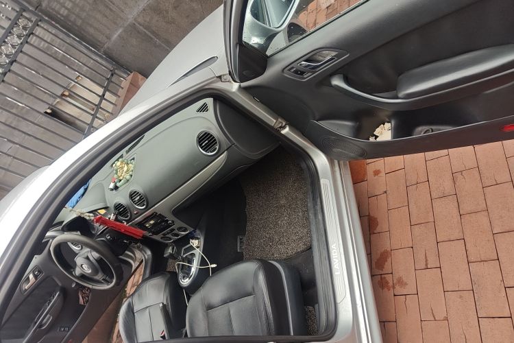 大众 朗逸 2011款 1.6L 自动品雅版局部细节9005