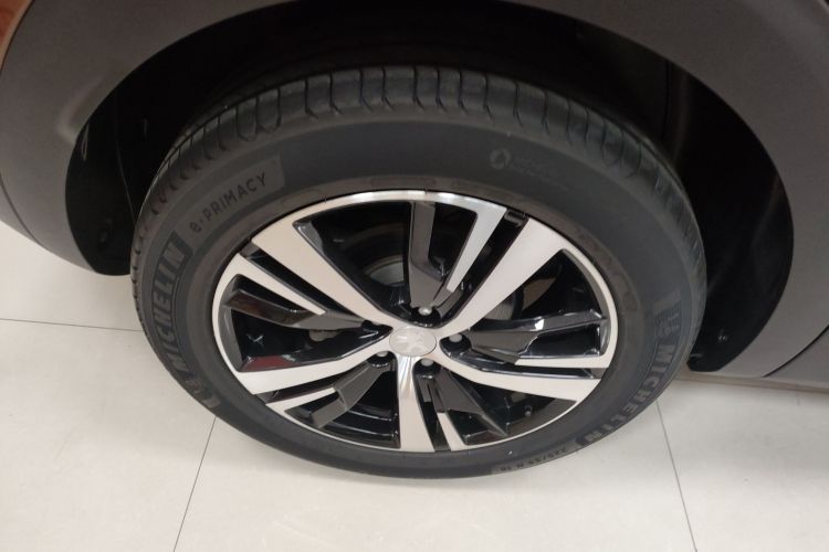 标致4008 2019款 400THP 尝先版车身外观6008