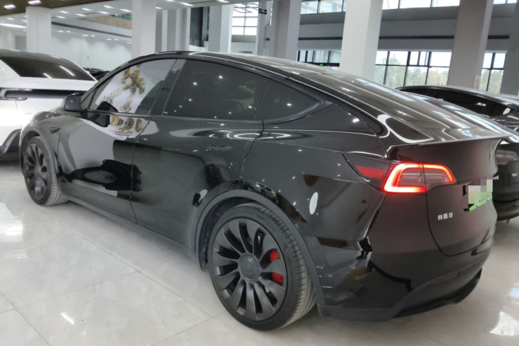 特斯拉 Model Y 2022款 Performance高性能全轮驱动版车身外观6004