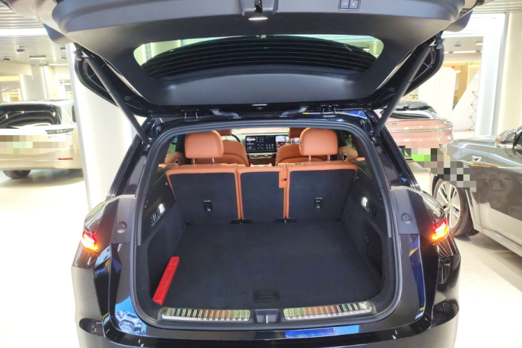 理想汽车 理想L7 2024款 Pro机舱底盘23