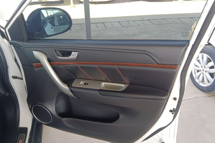 哈弗H6 2014款 运动版 2.4L 自动精英型中控内饰42