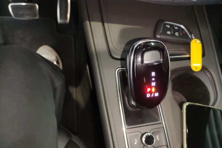 凯迪拉克XT4 2024款 28T 四驱豪华型中控内饰18