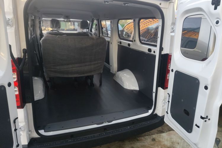 五菱汽车 五菱扬光 2024款 300KM 舒适型客车版 75kW局部细节23