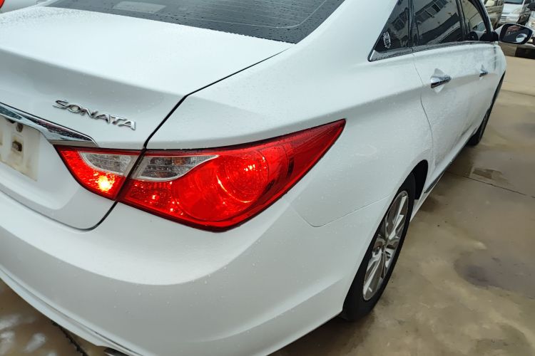 现代 索纳塔 2014款 2.0L 自动豪华版车身外观9