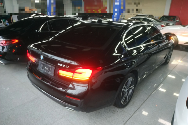 宝马5系 2023款 530Li 领先型 豪华套装车身外观6005