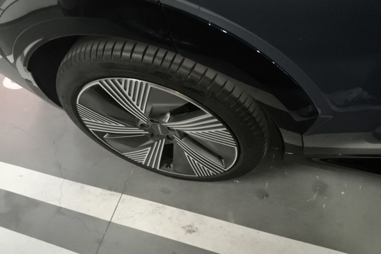 领克08 EM-P 2025款 220km 四驱性能Halo车身外观6008