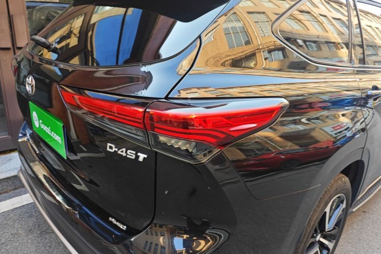 丰田 皇冠陆放 2022款 2.0T 四驱劲享版车身外观9