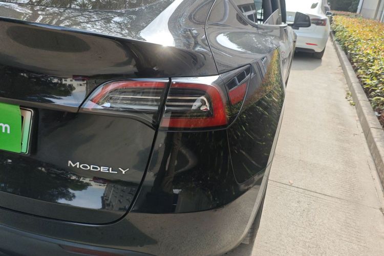 特斯拉 Model Y 2023款 后轮驱动版车身外观6006