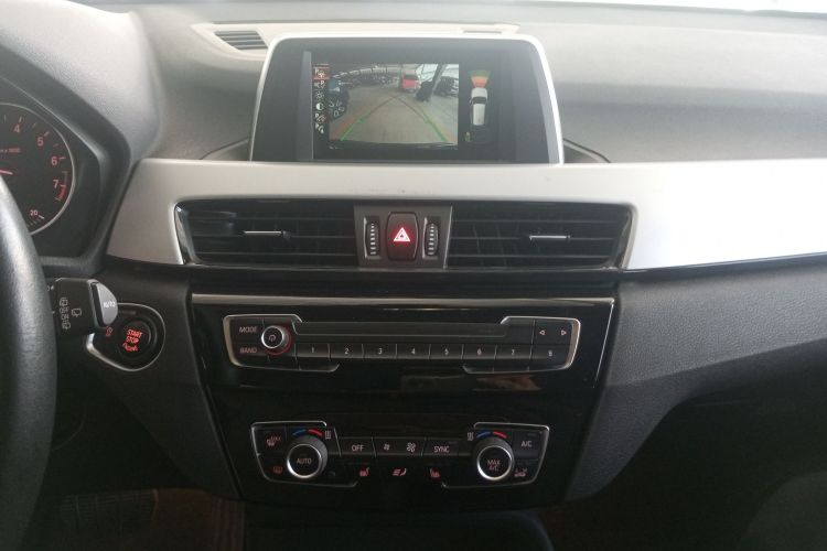 宝马X1 2016款 sDrive18Li 尊享型中控内饰16