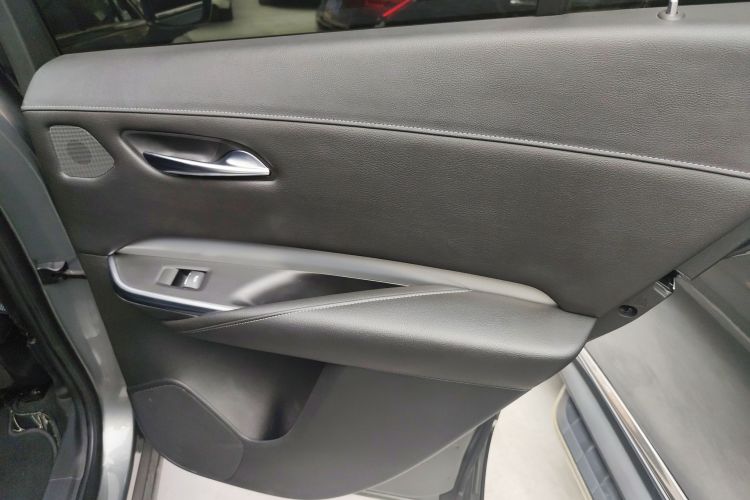 凯迪拉克XT4 2018款 28T 四驱领先型中控内饰45