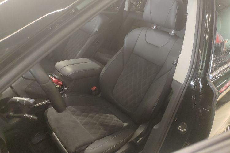 红旗HS7 2021款 2.0T DCT两驱智联旗畅版中控内饰19