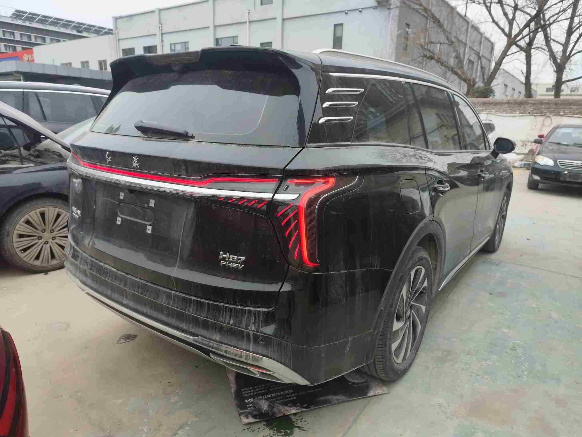车辆右后45度外观展示