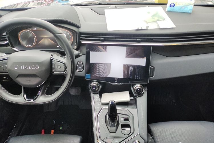 领克01 2021款 2.0TD 四驱暗夜版中控内饰16