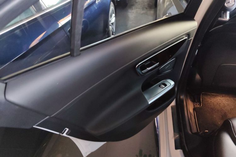 奔驰C级 2022款 C 200 L 运动版中控内饰49