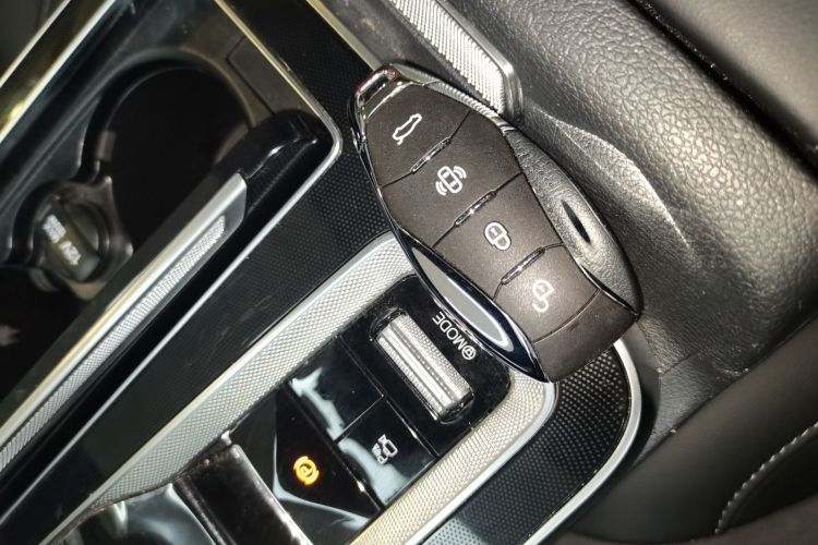 红旗HS5 2023款 2.0T 旗享Pro版中控内饰7001