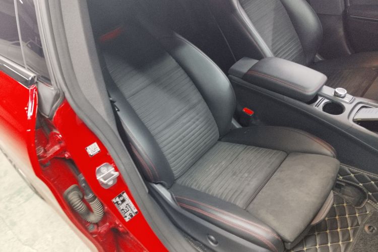 奔驰CLA 2018款 CLA 220 4MATIC局部细节41