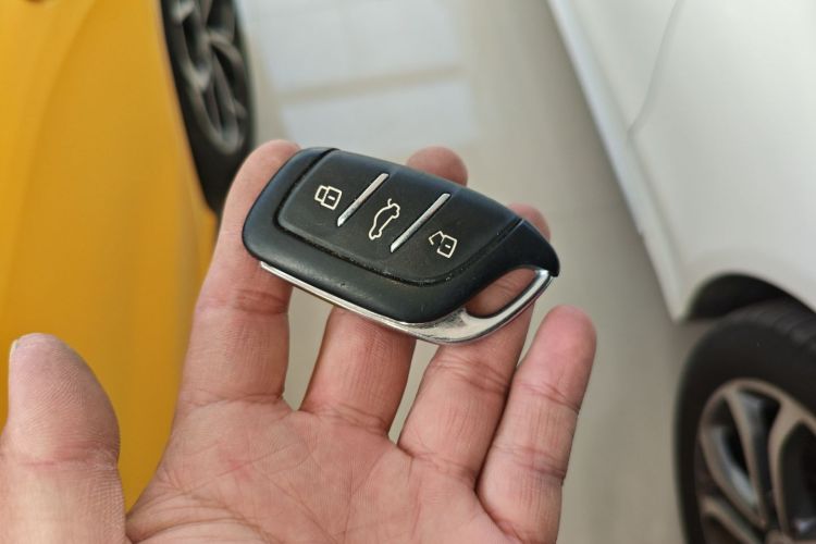 名爵 MG5 2022款 180DVVT CVT青春豪华版中控内饰11