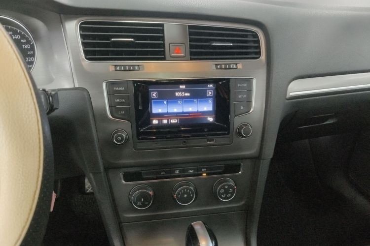 大众 高尔夫 2015款 1.6L 自动舒适型中控内饰16